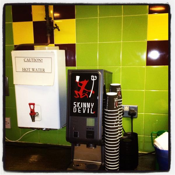 Skinnydevil2012's tweet image. Skinny day kids love hot chocolate