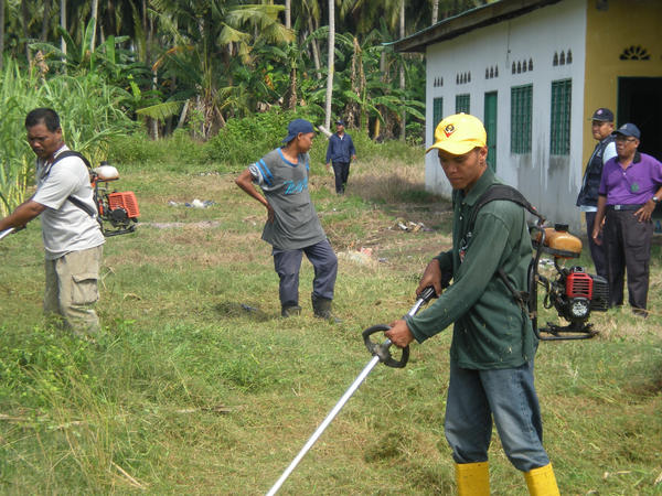 Program gotong royong &amp; khidmat komuniti di Pertubuhan Keb Anak Yatim/Miskin di Tanjung Karang, Selangor.
