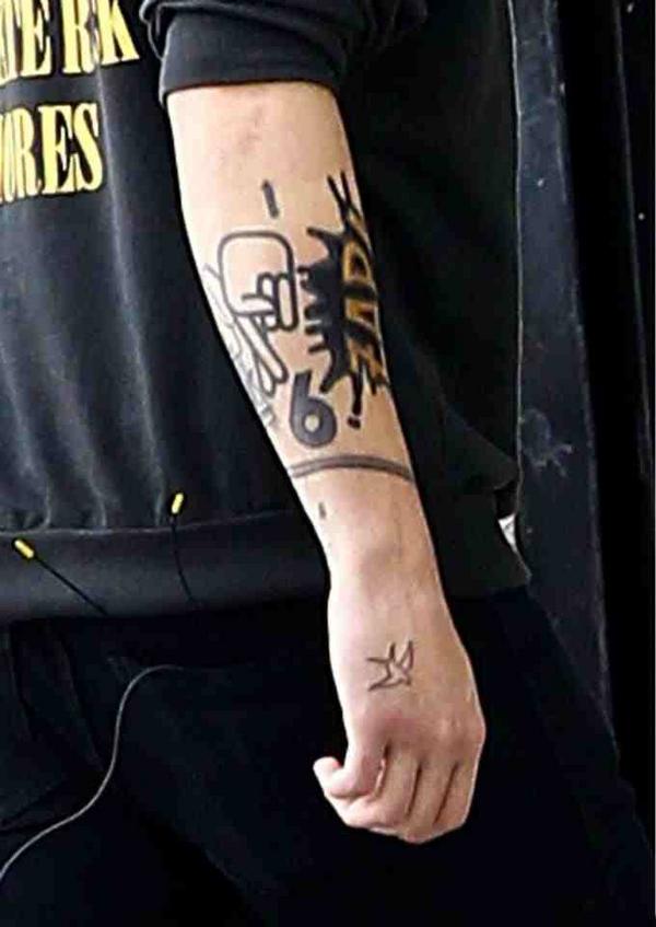 Pin by Kinga Koy on Liam Payne Zayn malik tattoos Hand tattoos Back of neck tattoo