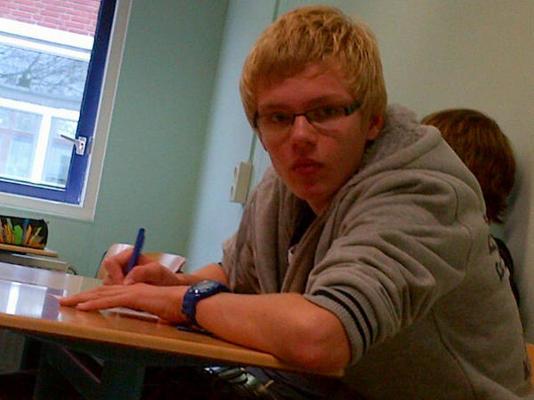 RaymondRemmelts's tweet photo. En hier is alex RT uit respect http://t.co/JjMP7hJS