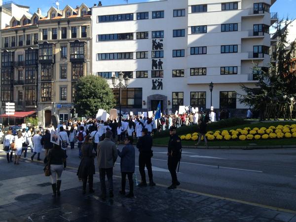 Sarapejo's tweet photo. #yoapoyoamimédico #huelgamédicosasturias http://t.co/O7aPRaiP