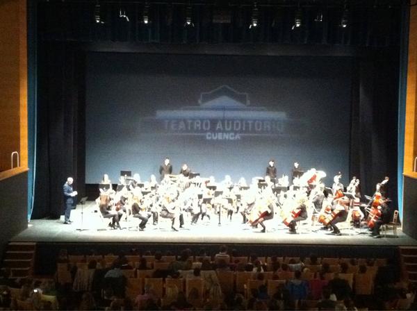 Fllic2012's tweet photo. En El Conciertazo, con Fernando Argenta y la Joven Orquesta de Cuenca. Teatro Auditorio. FLLIC 2012 http://t.co/TLGMS2eJ