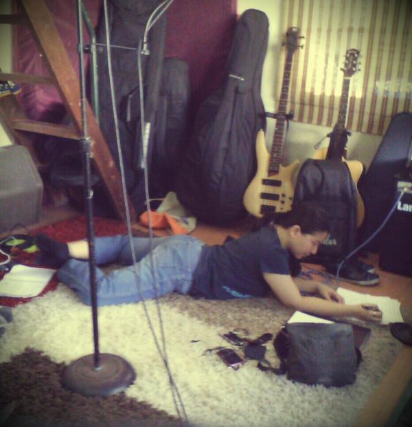 Klarissedguzman's tweet photo. Pic of the day @xmercado @anabec @alex_salva04 @dmaclo #FrogPosition http://t.co/ukhbu0Hz