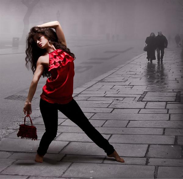 sexy_alpha's tweet photo. In the Streets of London by @htpubill model : @THAT_GIRL_C http://t.co/M6T8F1Ef