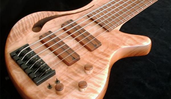 AdamovicBasses's tweet photo. a Jupiter 6string Hollow model http://t.co/ypno3CVw