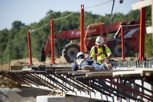 MichiganDOT's tweet image. MDOT Pic of the Day: Recent bridge reconstruction work on #US131 in #MontcalmCounty.