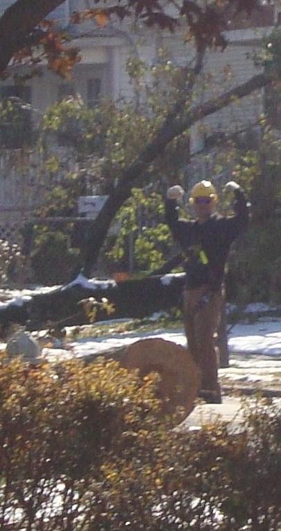 myboyace's tweet photo. @PSEGdelivers Jersey Strong PSEG in Dunellen getting the work done! http://t.co/HeKkaUJf