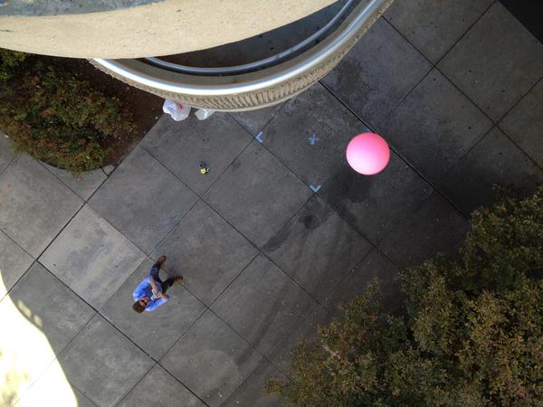 gatechid's tweet photo. The juniors doing their pen drop day challenge from the third floor http://t.co/3UU9Y41S