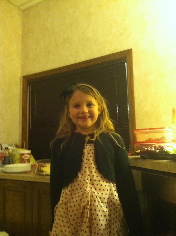 HMcKenney14's tweet image. Talking about life with my 7-year-old cousin. #MissingFrontTeeth #Hillbilly