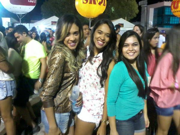 BrunaLauraF's tweet photo. Curtindo o show de @ivetesangalo  Massa demais Ô Mossoró.. http://t.co/h0mqq3fj