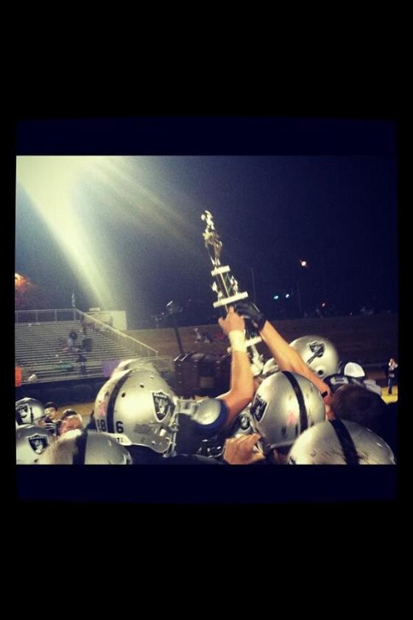 Paulding_Sports's tweet image. Beautiful picture! Stolen from @AGalderise #regionchamps #EastPaulding great job bringing it to the county. 🏈🏈🏈