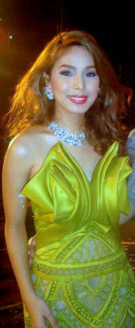 freakinDEEN's tweet photo. Gorgeous @bee2urgello. @QueenOfCebu #Queen2012 #QueenUniverse2011 http://t.co/bAUs6L8T