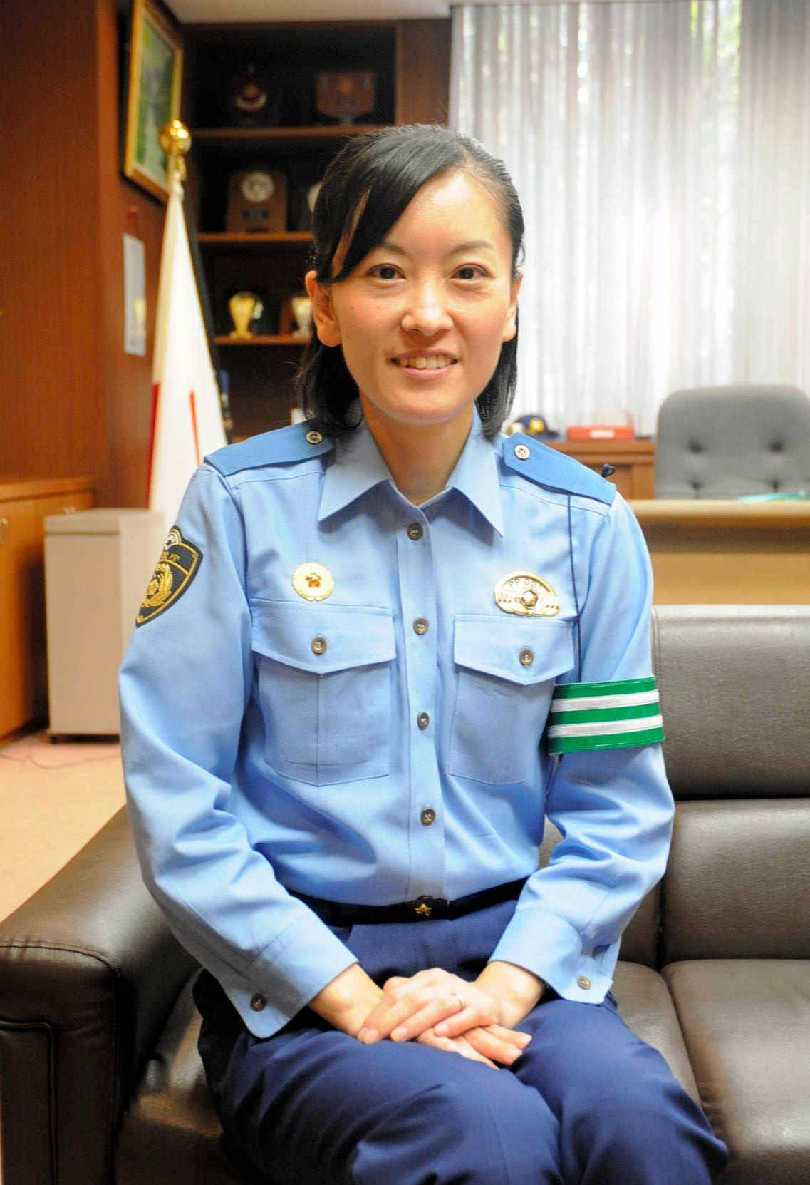 朝日新聞東京総局 今朝の都内版紙面から 女性のキャリア警察官として 初めて都内の署長になった荻窪署の羽石千代署長 ３６ を紹介しています 困った人の最後のよりどころに と決意を語ります 2児の母でもあるとのこと Http T Co Ifq0zhng