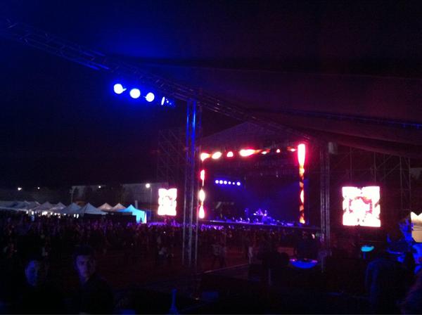 JanisPope's tweet photo. Aquí estamos!!! #Creamfields2012 cc @street_machine @DiegoDellacasa @DiegoGomezR @josemolinav @paola_cid @LEO_NIU http://t.co/n6SH8O6u