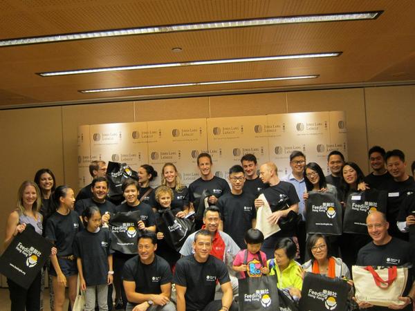 FeedingHK's tweet image. Fantastic #BreadRun with Jones Lang LaSalle. 58 stores, 86 #volunteers &amp;amp; 2234 pieces of bread. Thanks to everyone! #HK