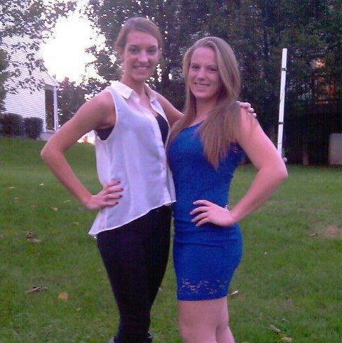 SoftballSlapper's tweet image. #Picslip from homecoming! I'm the one in the dress! Sorry it's been like a month since i've been on :(