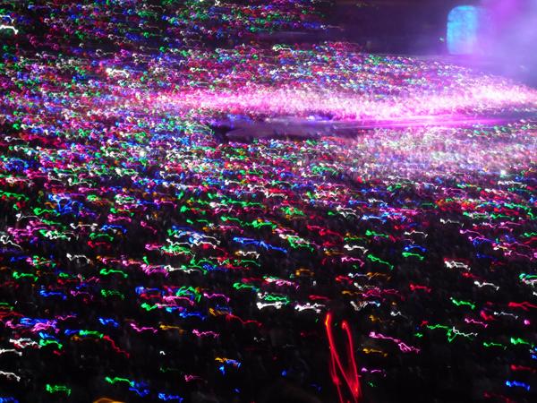 best night of my life, weeeeee <a href="/coldplay/">Coldplay</a> - 40,000+ people with their glowing hands in the air.