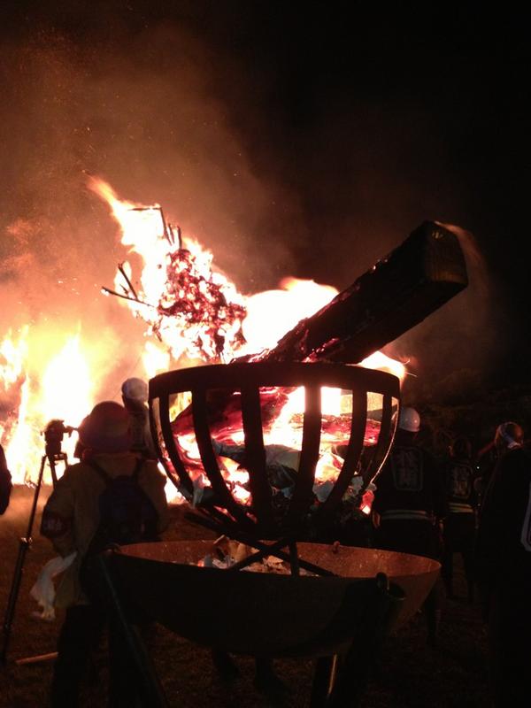 日本三大火祭り「松明あかし」 (@taimatuakashi) on Twitter photo 