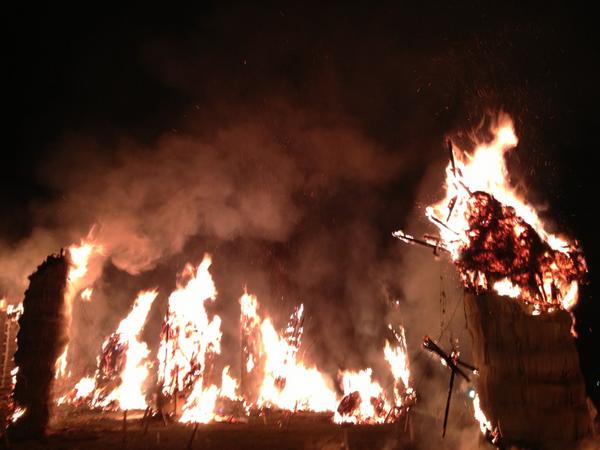 日本三大火祭り「松明あかし」 (@taimatuakashi) on Twitter photo 