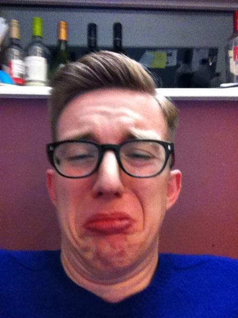 chasbedo's tweet image. @Liv_Mulligan @Abi_57 @YasmeenAT @iGabriellarose  where are you guys!? I'm THIS lonely! #emptyflat