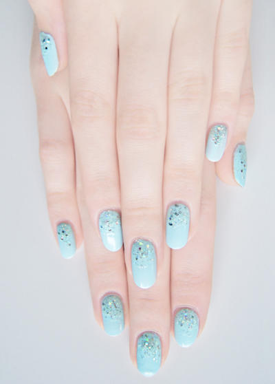 CutexNailart tweet picture