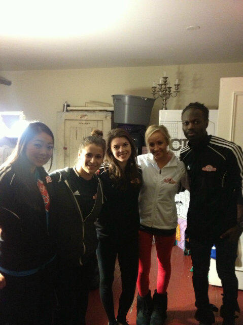 JermaineBrowne's tweet image. Team work at the @JCNJRecovery with @NastiaLiukin @AnnaLi_88 @ASac3 Feels great to give back.
