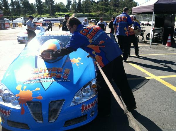 ProfessorWJ's tweet photo. On the way back to the pit! #WarrenJohnson #CritterEscape #NHRA http://t.co/LIQ3UFyA