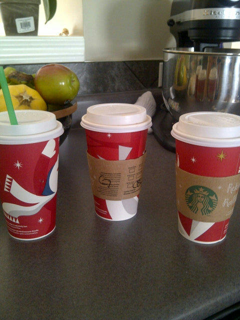 zainac's tweet photo. Staying warm with a family coffee break! #RedCupsChallenge @StarbucksCanada http://t.co/YNZ7xM60