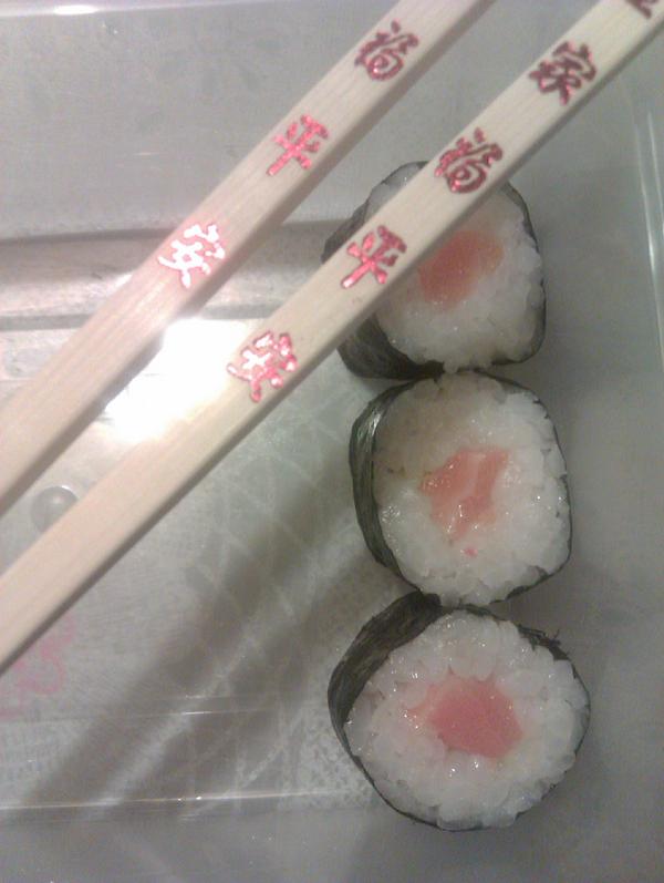 BeliBelenides's tweet image. Hoy cenamos japonés, @AltAltea :)