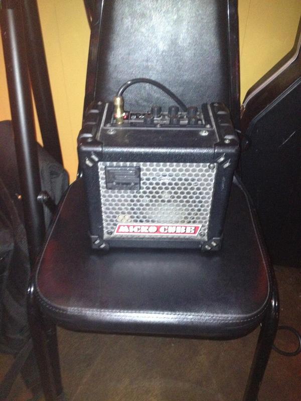 steviebmojo's tweet image. Tonight's rig...a little different. Free amp stand at the venue thought...#roland #microcube #electric #guitar