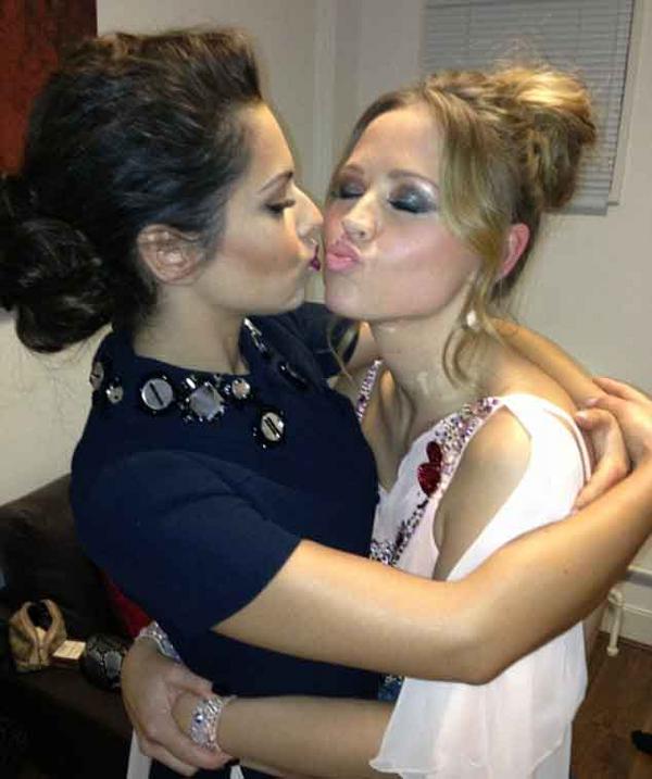 UnRealityShow's tweet photo. Cheryl Cole supports her girlfriend Kimberley Walsh on Strictly Come Dancing http://t.co/MdhhA6RZ  MailOnline http://t.co/f5n9iCMB