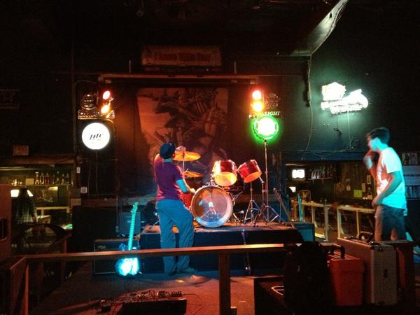 calebdcavazos's tweet photo. Setting up for the show!! @TheSexRYNOS http://t.co/rrT6AVNC