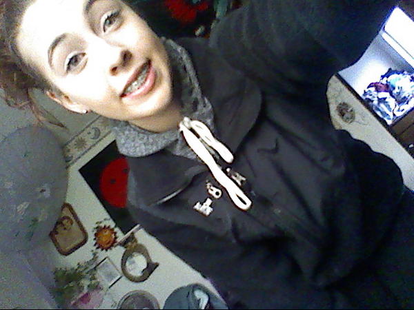 emmiwitdasemi's tweet image. Latenight loner walks. #northface #doublejacket #hairtied #workout #cold