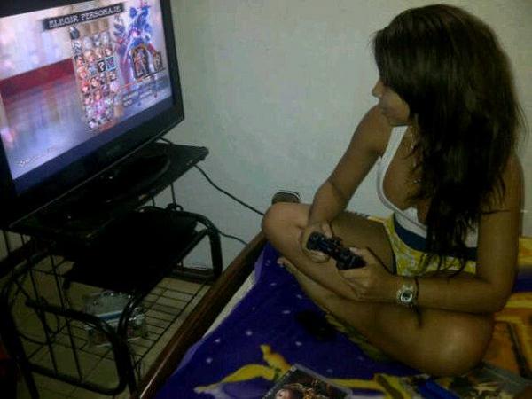 mundoconsola's tweet photo. #TweetSoloParaChicos Hey followgamers ... ¿Quién quiere jugar #Play con ella? =) #WeekendMC >> http://t.co/mwLVRsIr