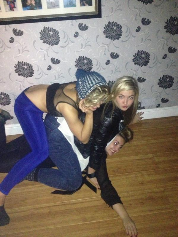 HollieCourtenay's tweet image. Oh hello @sophiemaixo and @maddison_hannah #BitDrunk ;)