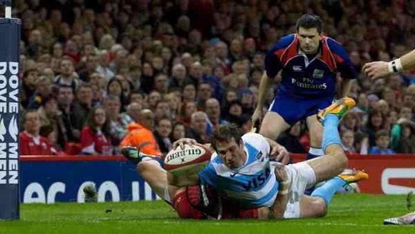 JosieAchaval's tweet photo. Orgullosa y muy FELIZ! @Gonza_Camacho http://t.co/DekCerXf
