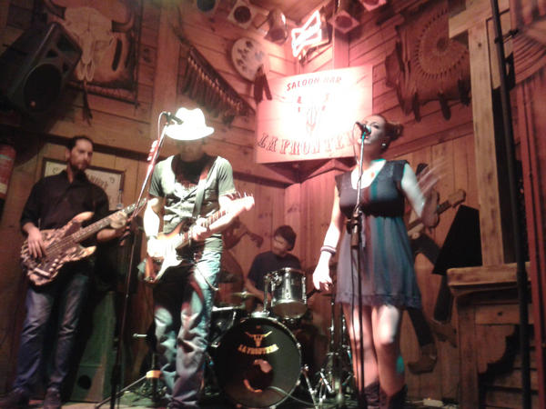 MaguiMartin19's tweet photo. Gran concierto anoche de Mister Jota en La Frontera. Se superan en cada concierto http://t.co/hpcKolcd