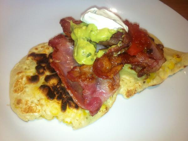 OutGuider's tweet image. Boyf made me corn fritters with bacon, guacamole and salsa. Yum.