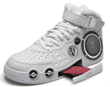 TienerStrips's tweet photo. Ik wil deze schoenen! - http://t.co/mvZBqbqh