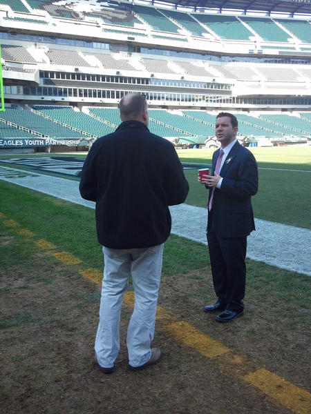 RapSheet's tweet photo. RT @NFLNewshound Kickoff is 6 hours away in Philly, but @RapSheet already is here, doin' work. http://t.co/dsb5mJl5