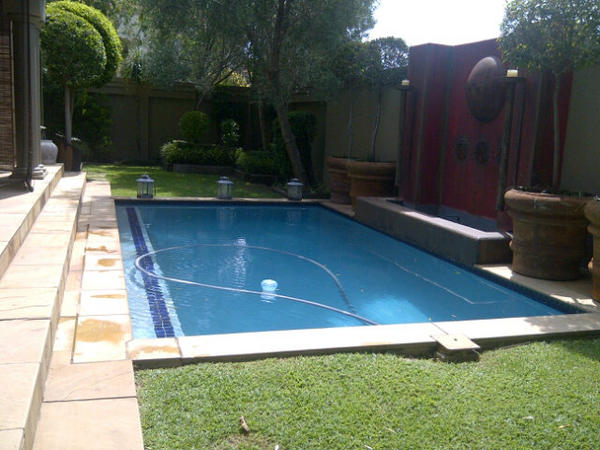 No better way to spend a sunday then lying by the pool all day! #literallyblack