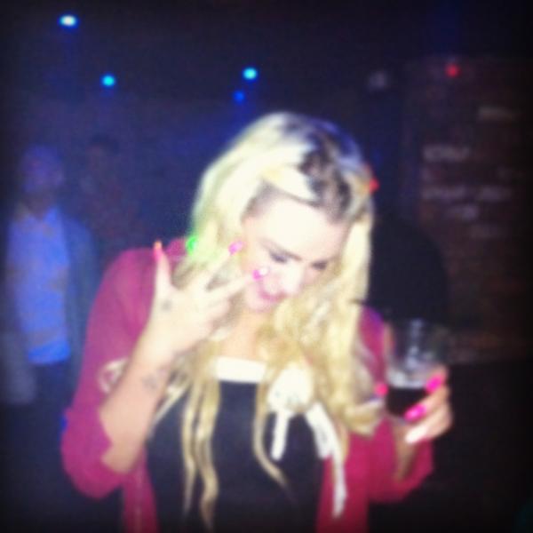 SarahToggleShoe's tweet image. Fit mate!!! @JosieDevaughan #drukenmess #VomitFace #bellend