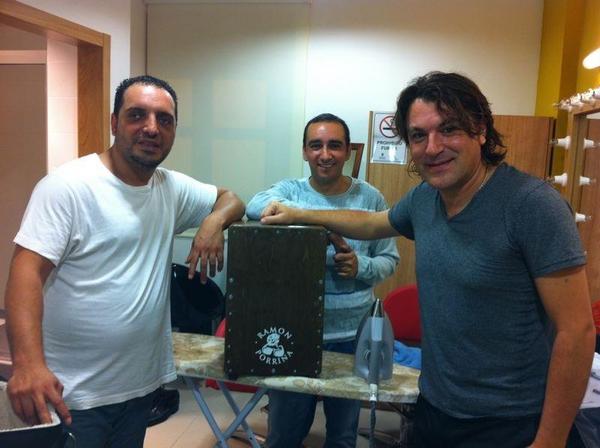 RamonPorrina's tweet photo. Con Dorantes y el cajón RAMÓN PORRINA http://t.co/wj4SaodA