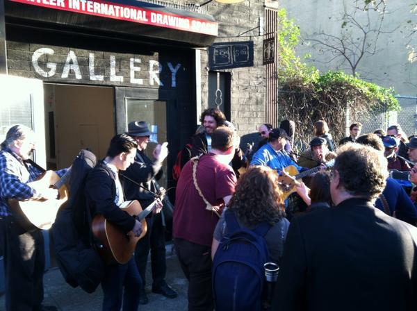 hstrelecki's tweet image. Joy! “@KentlerDrawing: Musicians in front of Kentler - singing for #redhook #postsandy http://t.co/Ak1I1nmd”