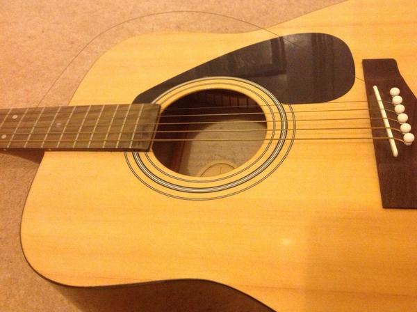 EveColclough's tweet image. Think I&apos;m going to cry #whydoeseverythingbreak #newstring #nomoremusic