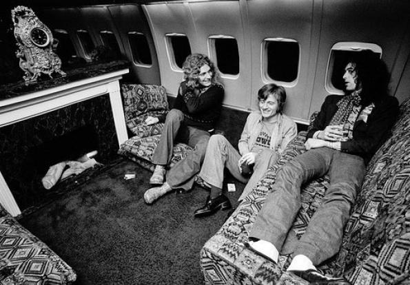 MarkThenJerico's tweet photo. @THENJERICO 
With most bands today living in poverty, let's remember when Led Zeppelin had a fireplace on their jet ! http://t.co/JloCBXPY