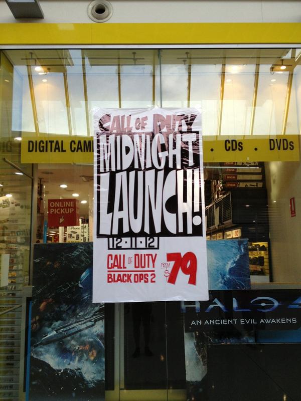 LiamF_JBaus's tweet photo. #callofduty #blackops2 midnight launch TONIGHT at @JBPenrithWfld http://t.co/wiKwhmfZ