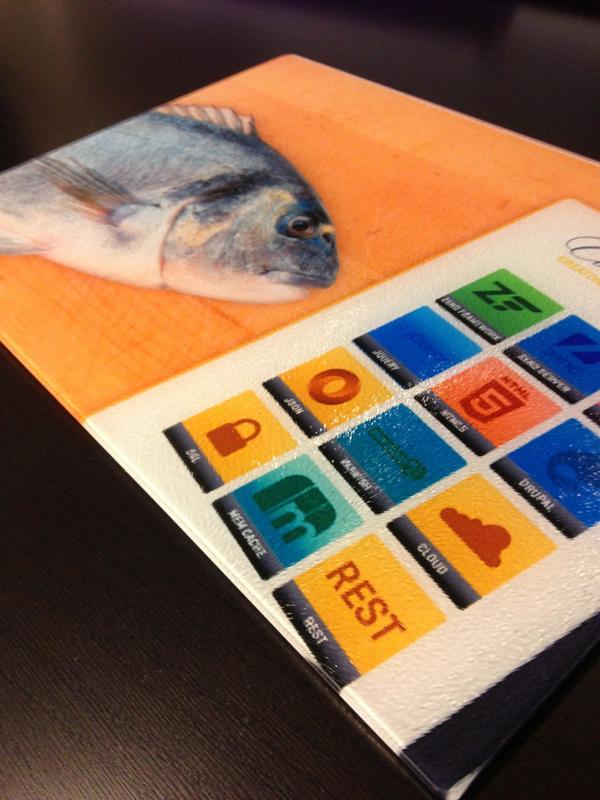 ESchoonderbeek's tweet image. Thanks @enrise voor deze chique snijplank! Zal ik hard nodig hebben in mijn nieuwe keuken #codecuisine