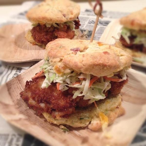 konibos's tweet photo. From Ravenous Couple blog: fried chicken and cole slaw in bacon cheddar biscuits. Artery clogger. http://t.co/h13bKVb3