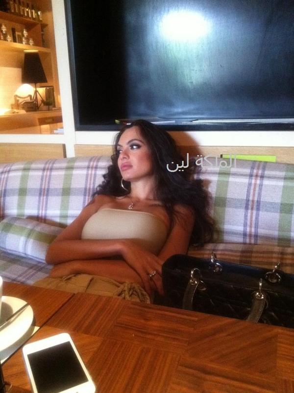 dadaleen1's tweet photo. بدي كلب منكم يشلح ويتصور وهوي عاري وراكع ويكتب على جسمو انا كلبك وعبدك مولاتي لين لخليه كلبي الخاص واحكيه خاص http://t.co/qpn3RSsv
